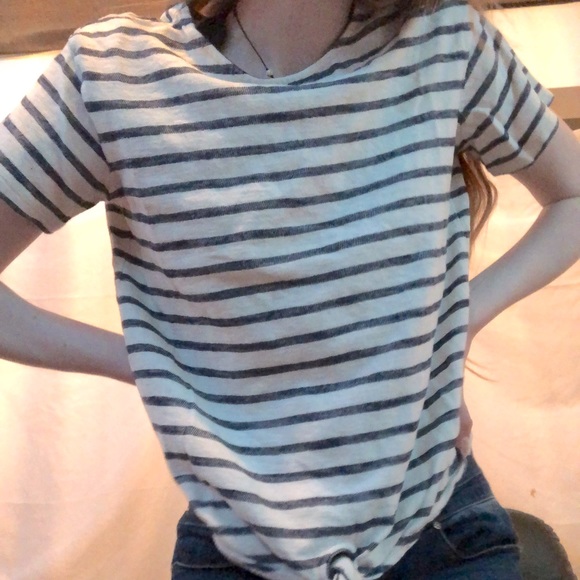 ✨old navy striped tee✨ - Picture 2 of 3